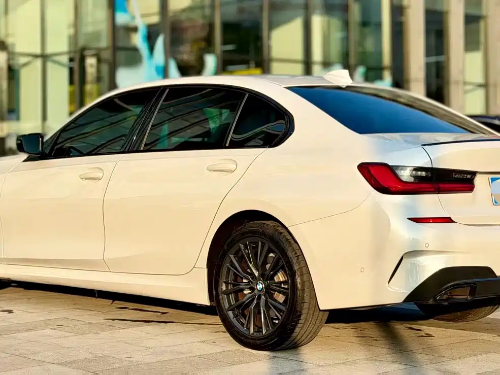 BMW 3 Series — миниатюра 8