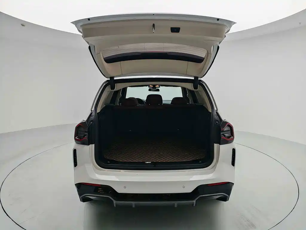 BMW iX3 — миниатюра 18