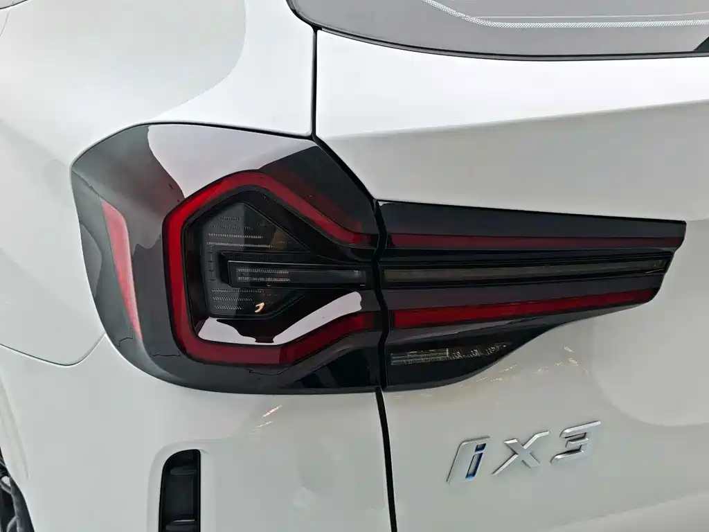 BMW iX3 — миниатюра 19