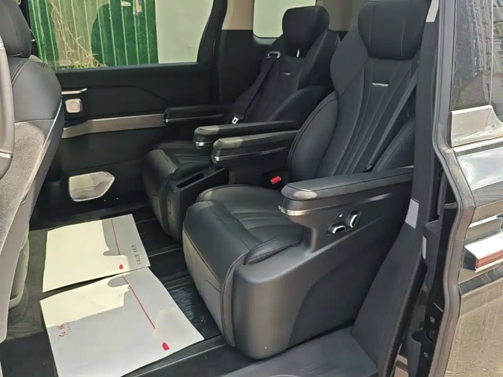 Hongqi Hongqi HQ9 PHEV — миниатюра 17