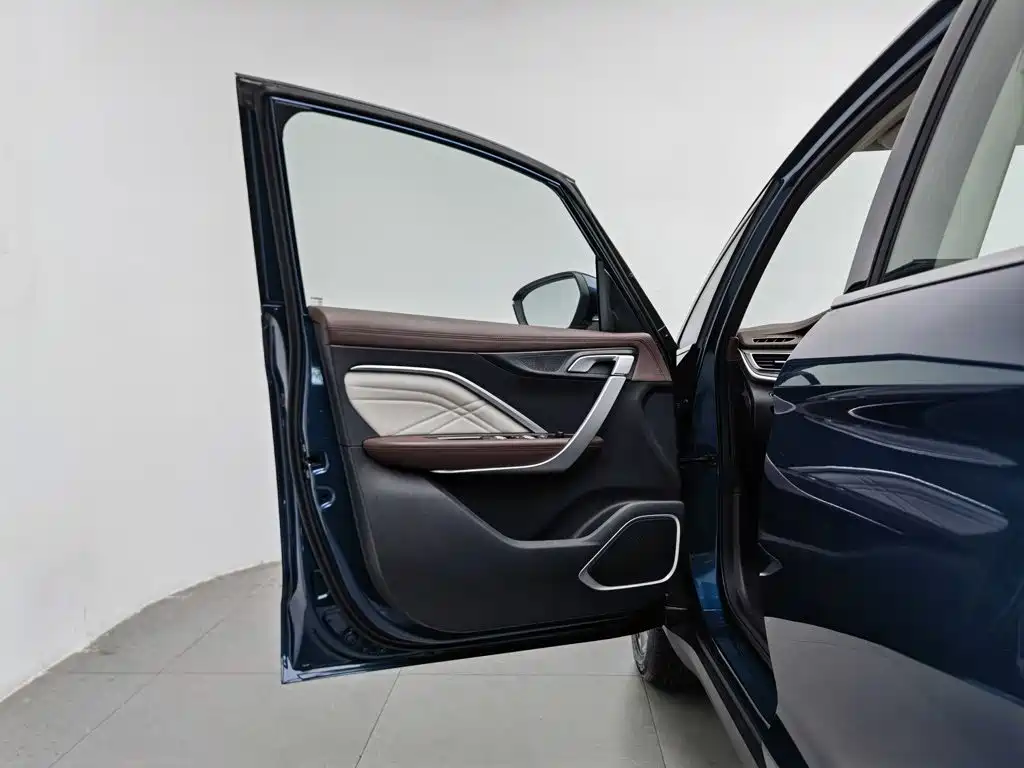Geely Jia Ji New Energy — миниатюра 8