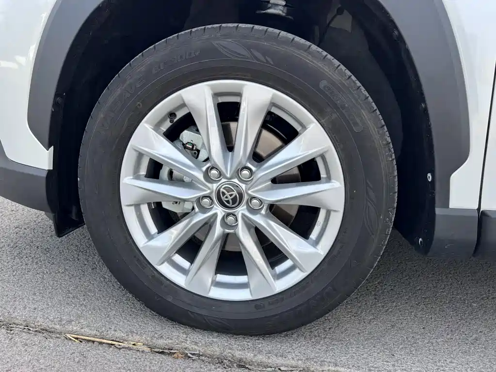 Toyota Corolla Cross — миниатюра 5