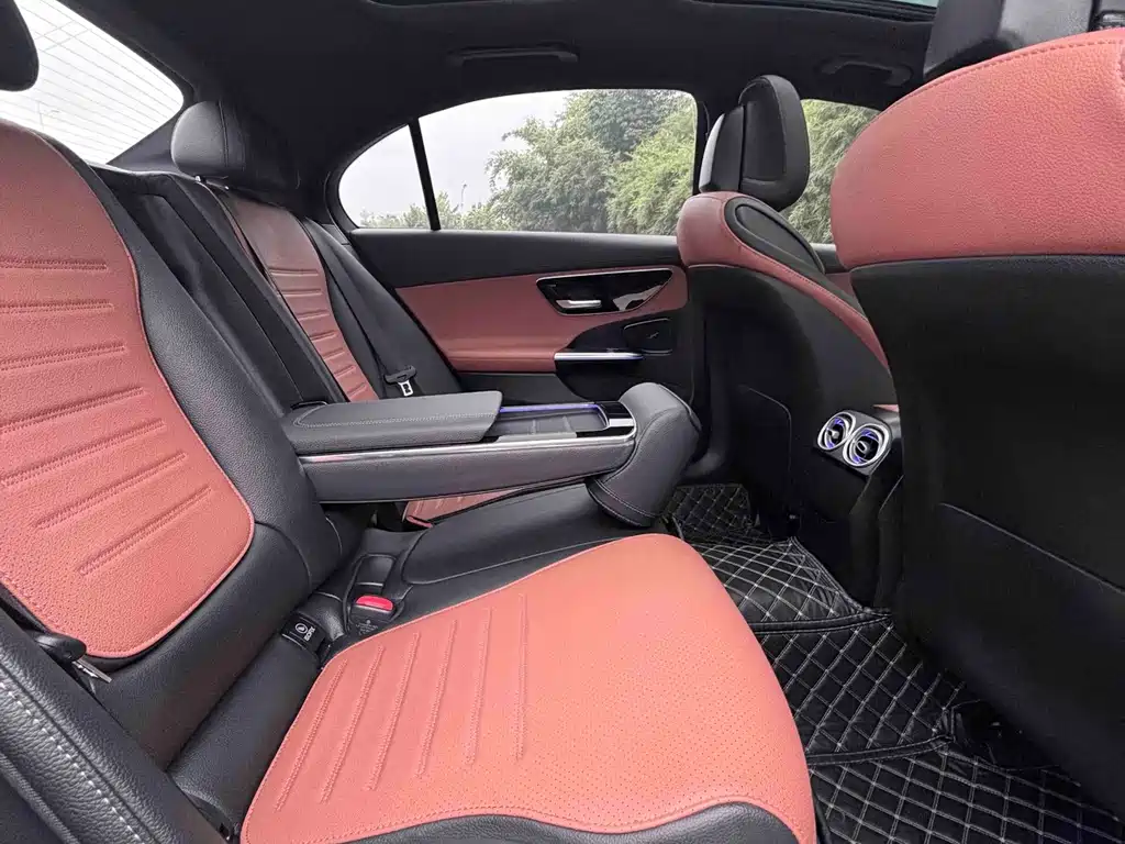Mercedes-Benz C-Class — миниатюра 6