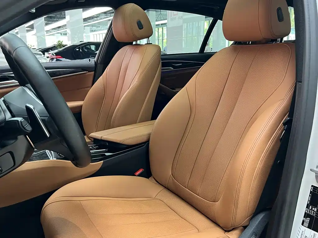 BMW 5 Series — миниатюра 9
