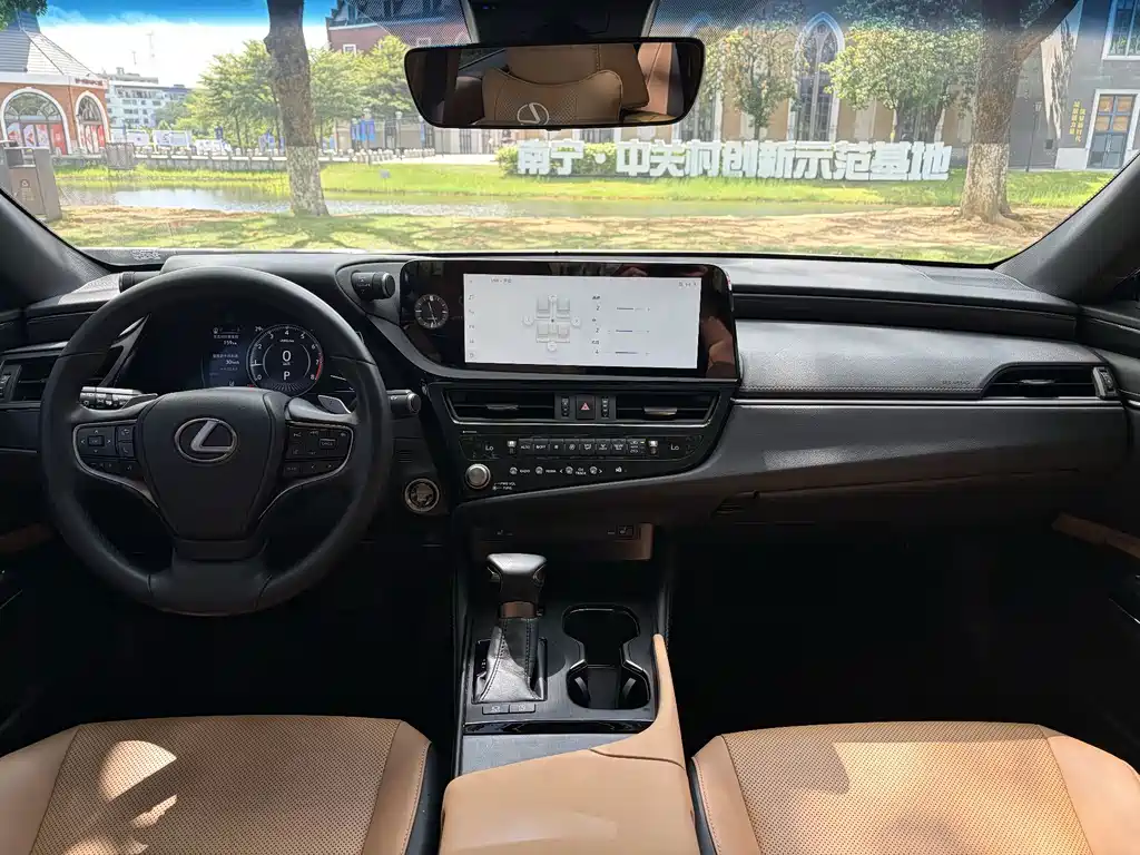 Lexus ES — миниатюра 23