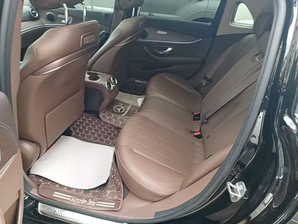 Mercedes-Benz E-Class — миниатюра 17