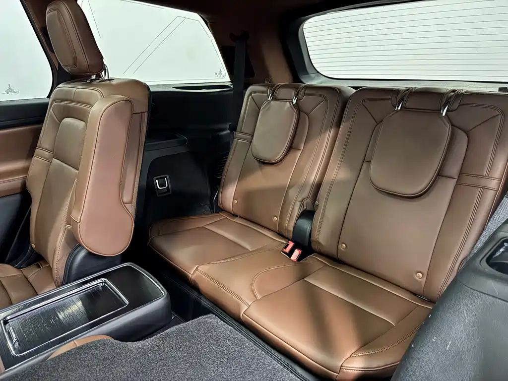 Lincoln Aviator — миниатюра 14