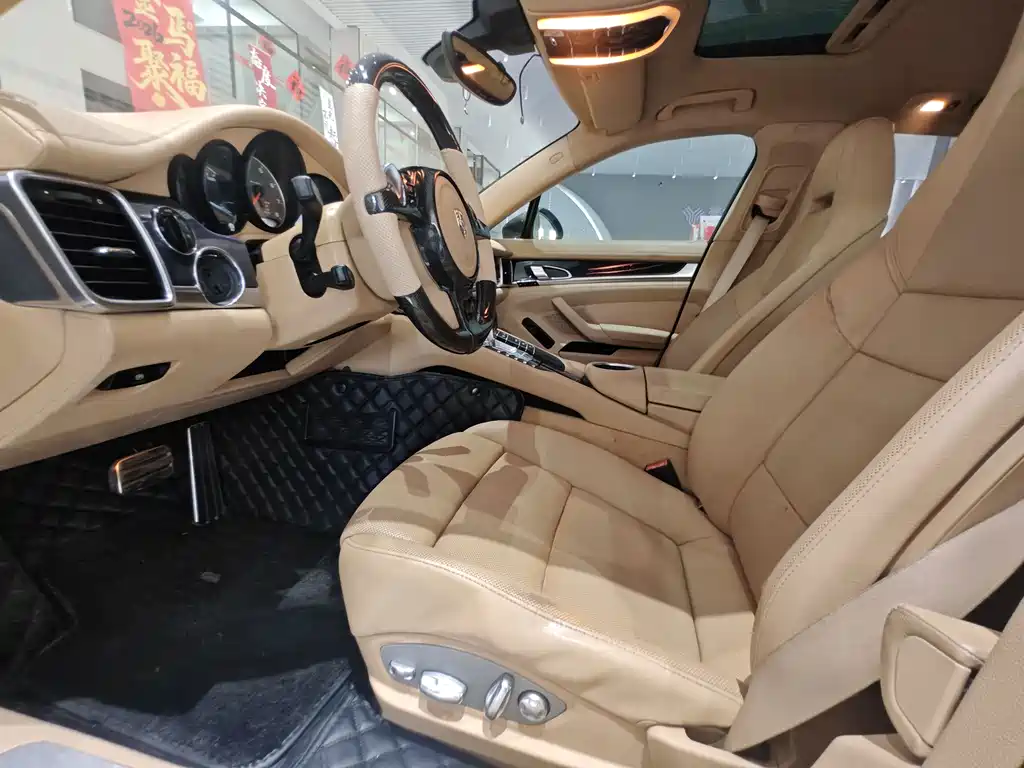 Porsche Panamera 2010 Panamera 4S 4.8L
