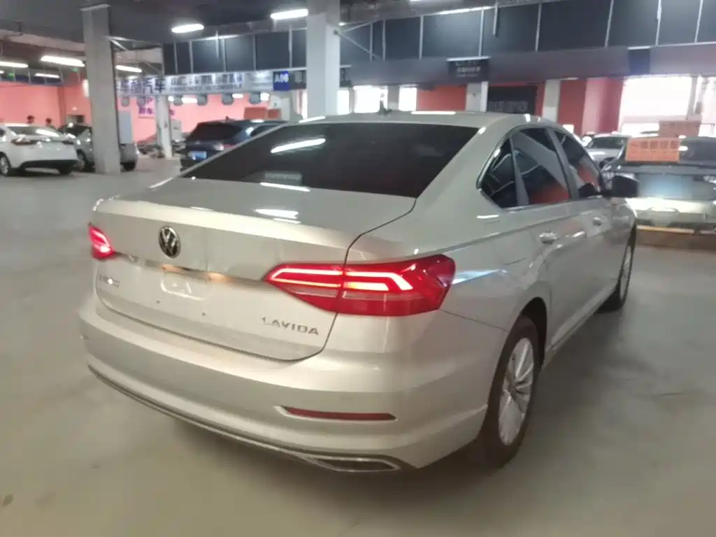 Volkswagen Lavida — миниатюра 7
