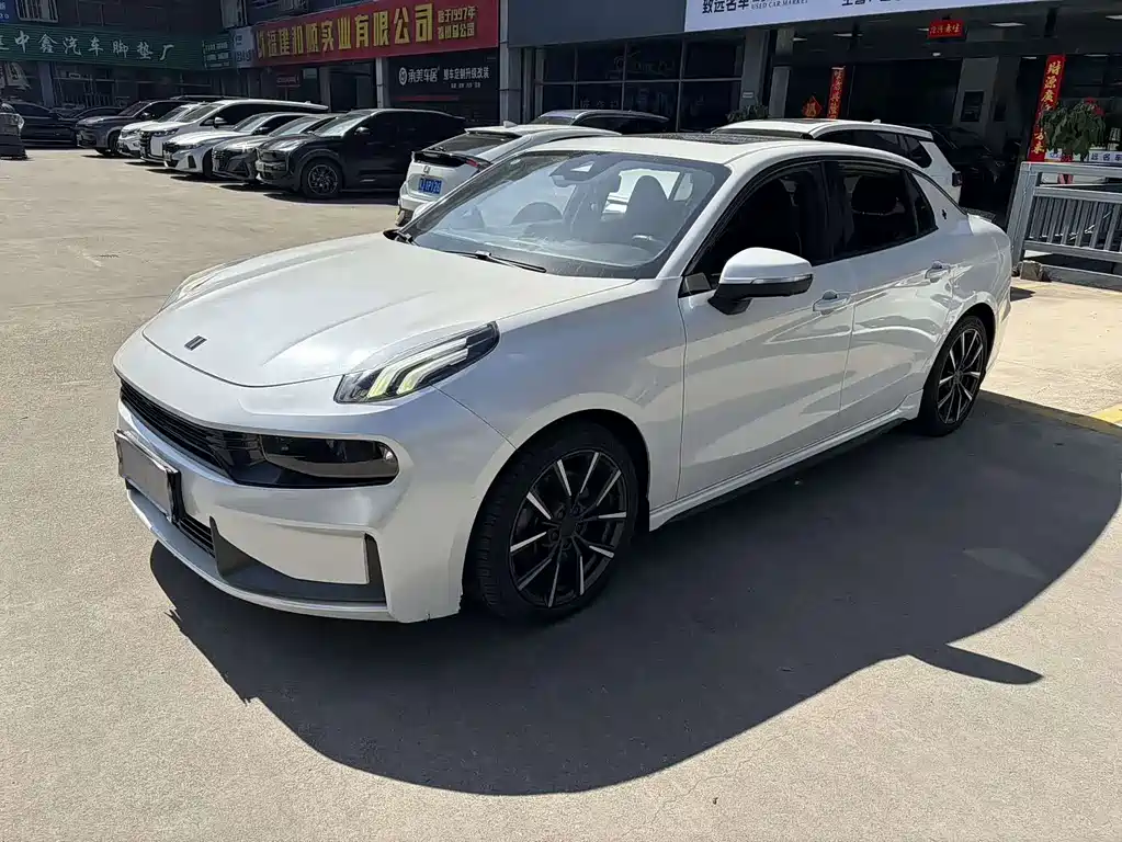 Lynk & Co 03 2020