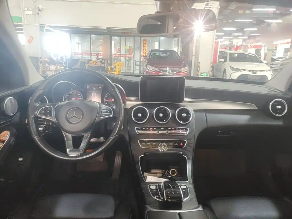 Mercedes-Benz C-Class — миниатюра 6