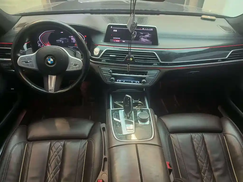 BMW 7 SERIES