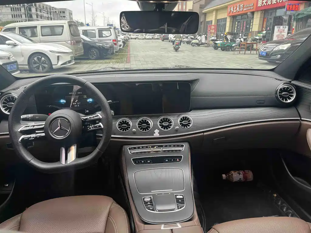Mercedes-Benz E-Class — миниатюра 7