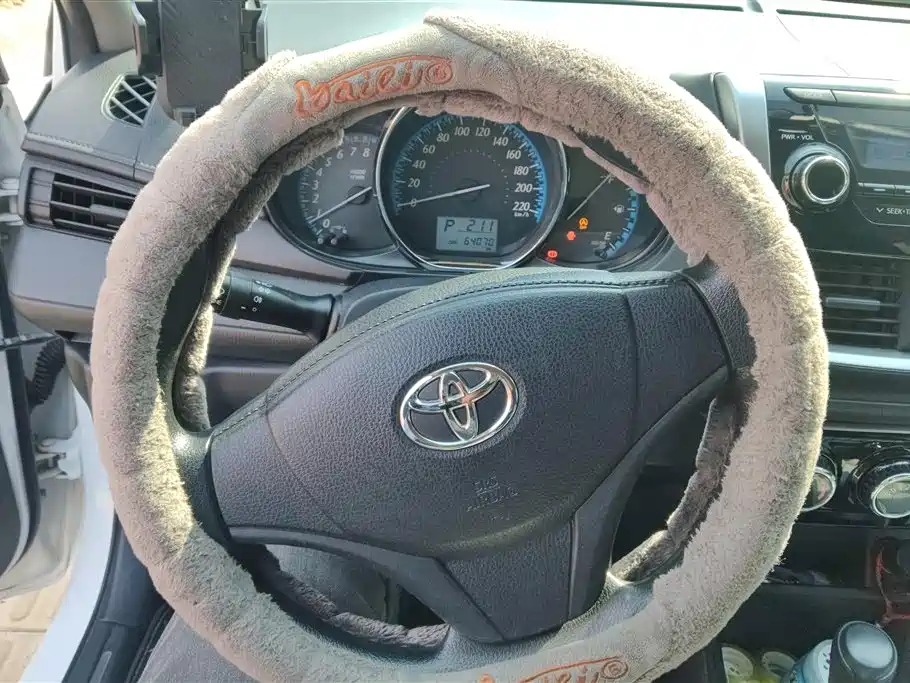 TOYOTA YARIS L ZHIXUAN