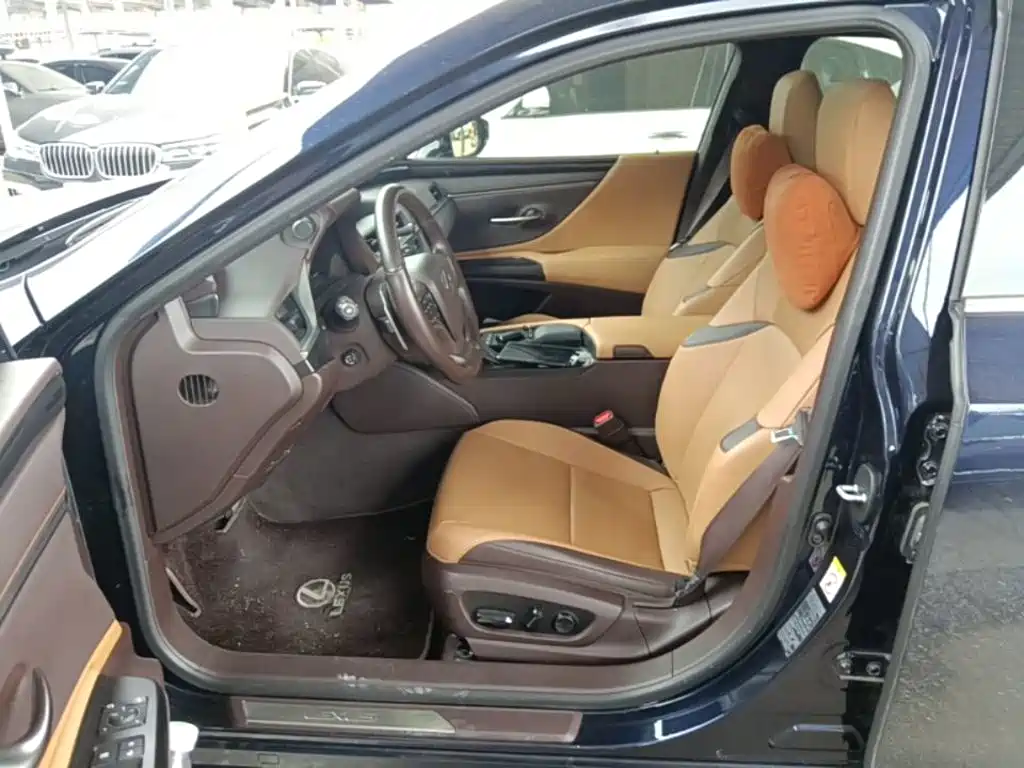 Lexus ES — миниатюра 15