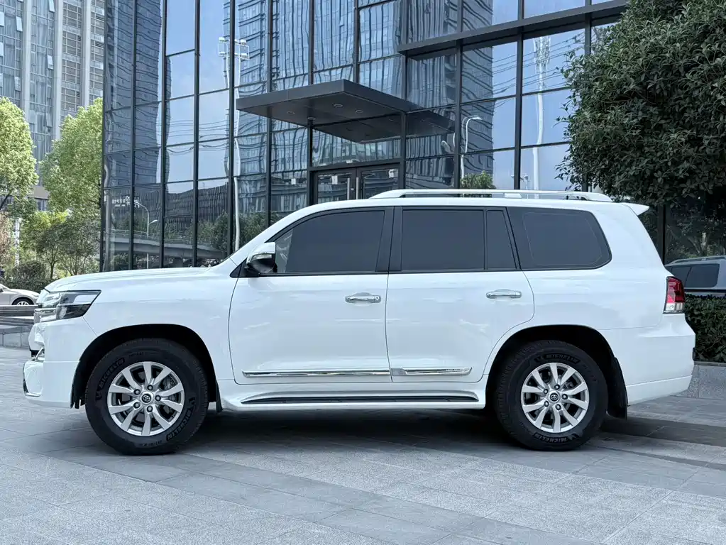 Toyota Land Cruiser 2018 4.6L