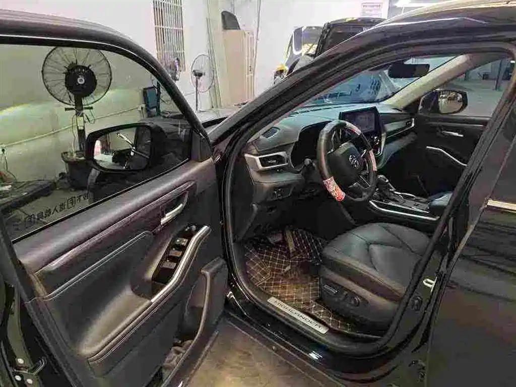 Toyota Highlander 2024 2.5L Luxury 7 мест