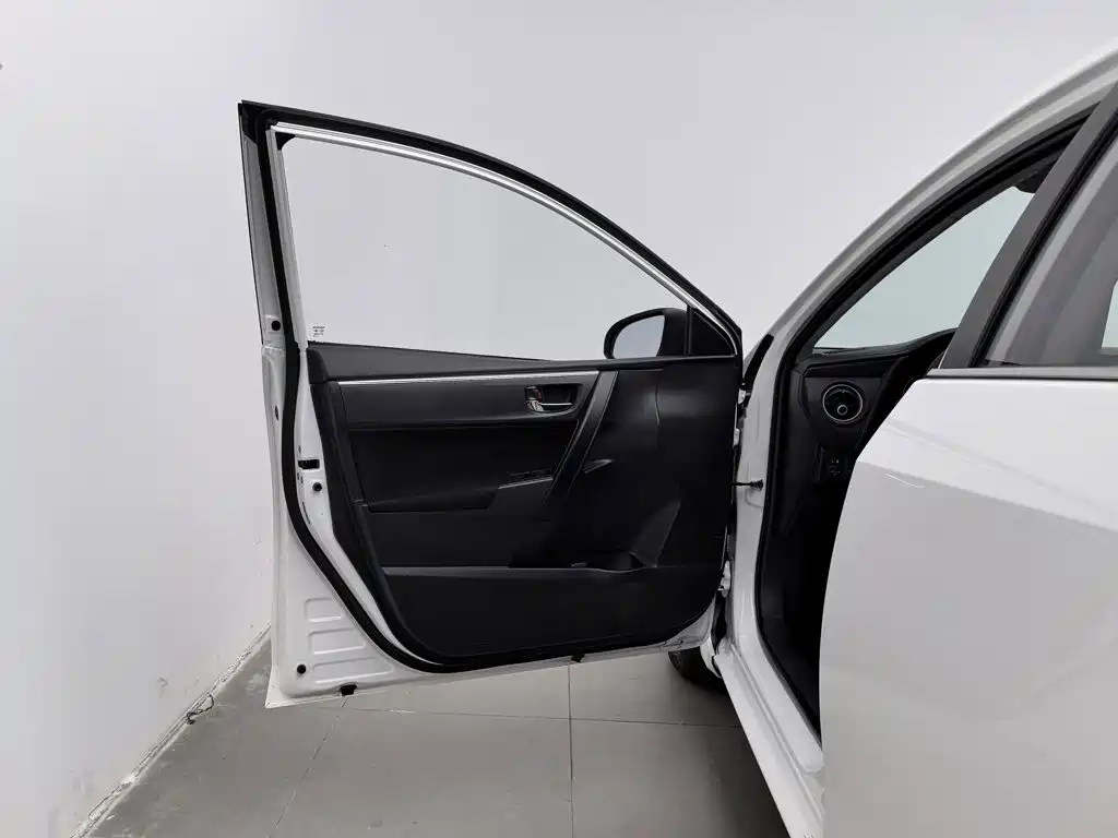 Toyota Corolla — миниатюра 8