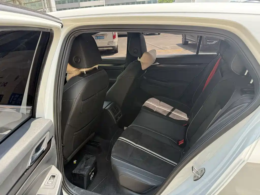 Volkswagen Golf — миниатюра 3