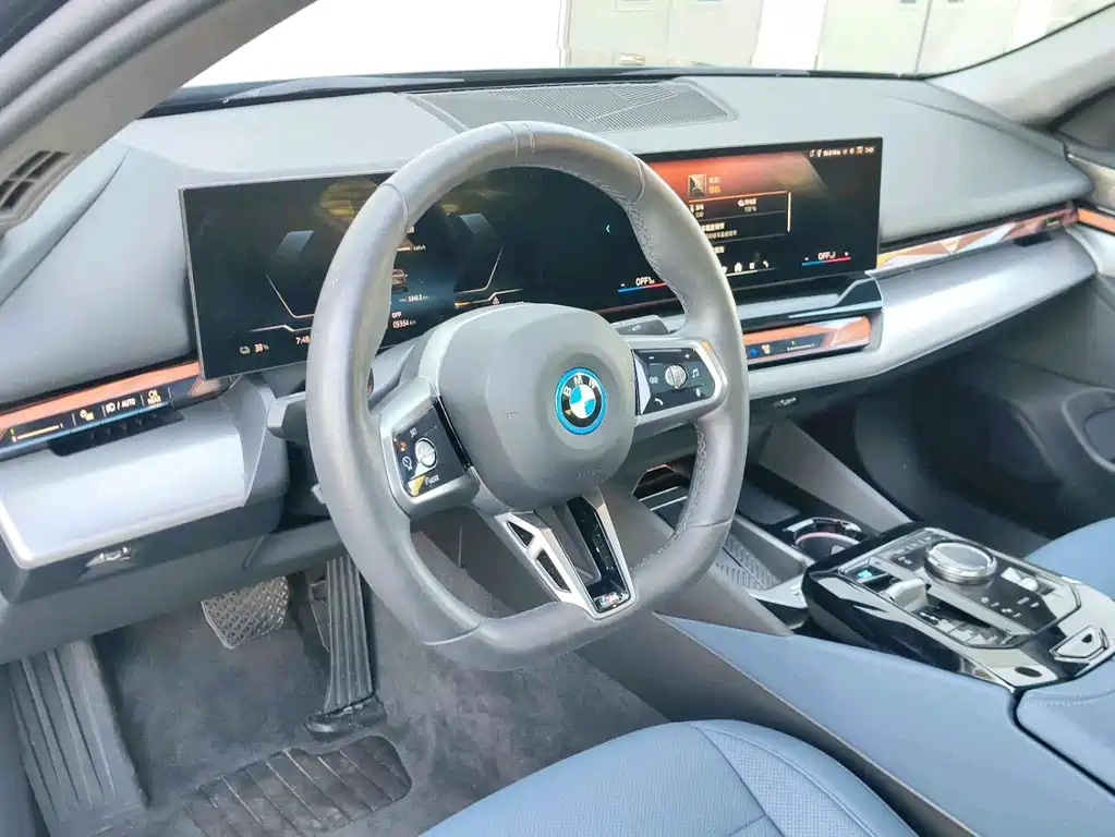 BMW i5 — миниатюра 9