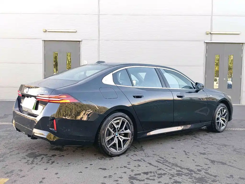 BMW i5 — миниатюра 6