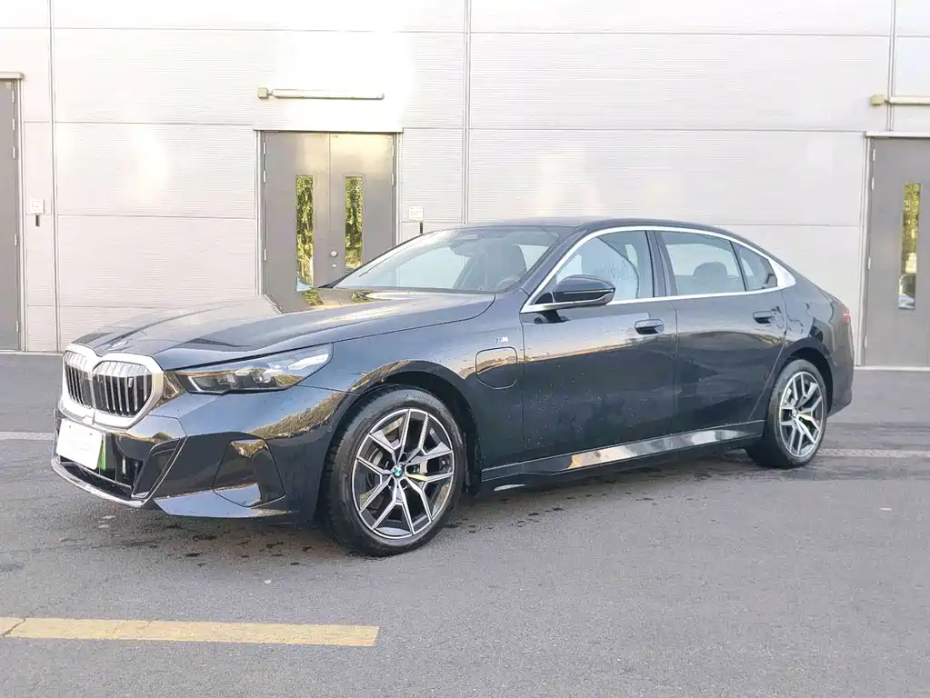BMW i5