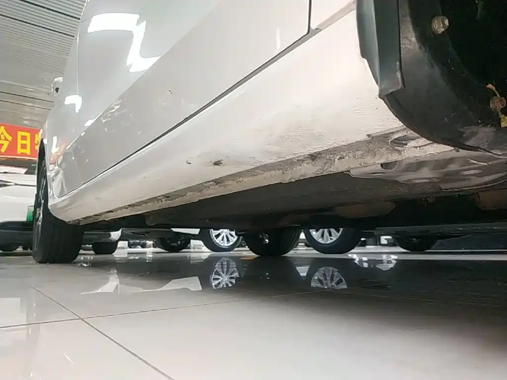 Geely Emgrand — миниатюра 21