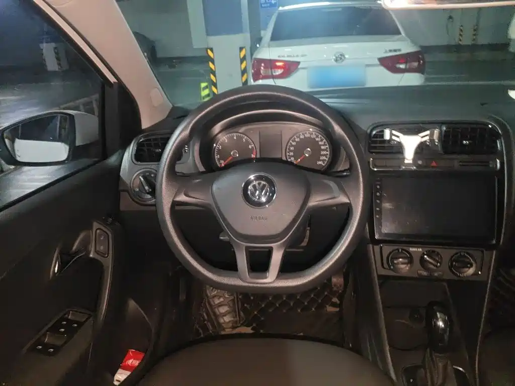 Volkswagen Polo — миниатюра 6