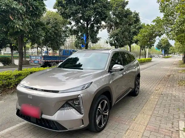 2024 Geely Galaxy L7