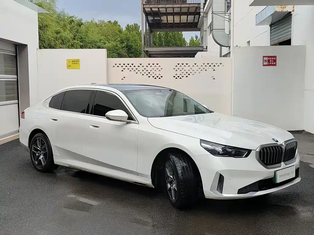 BMW i5 — миниатюра 4
