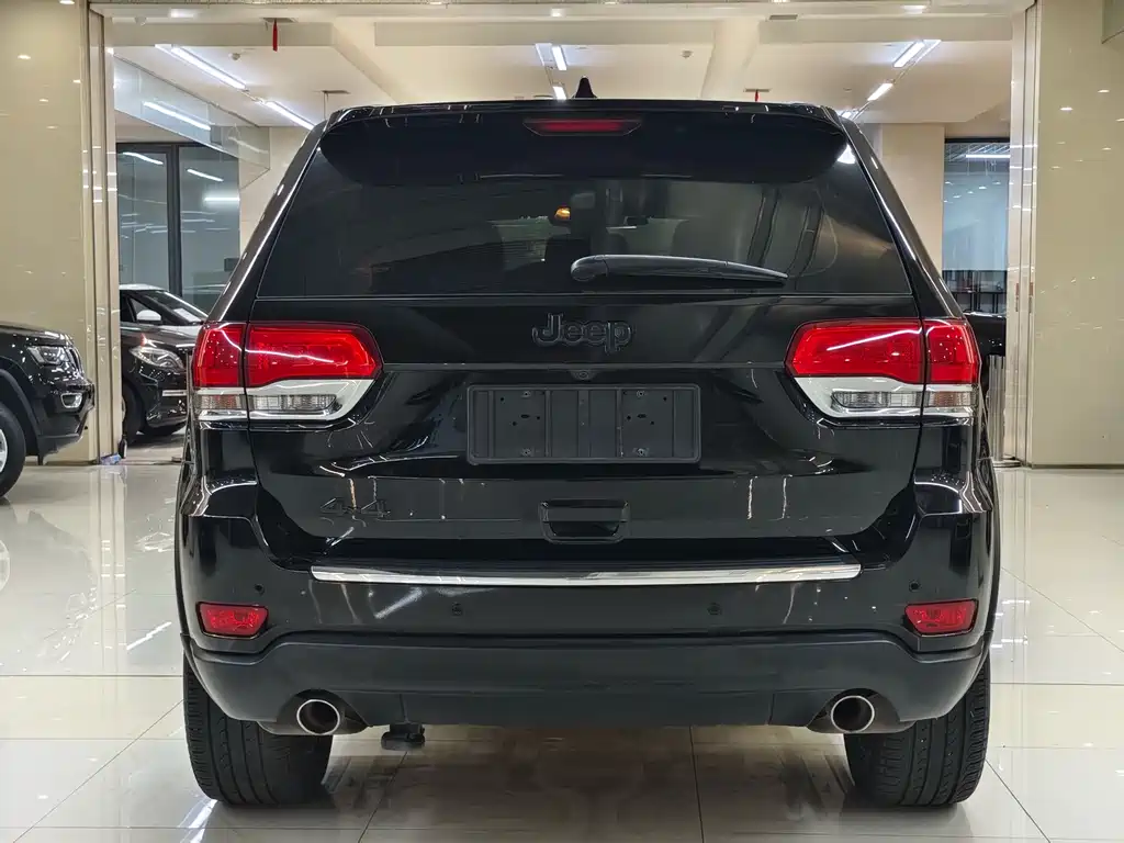 Jeep Grand Cherokee (Import) — миниатюра 16