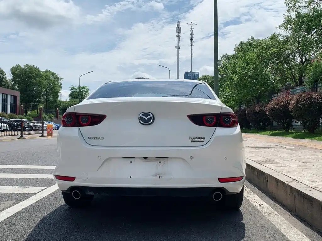 Mazda 3 Axela — миниатюра 8