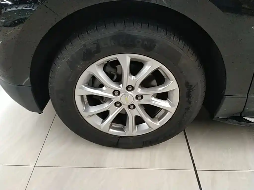 Chevrolet Equinox — миниатюра 23