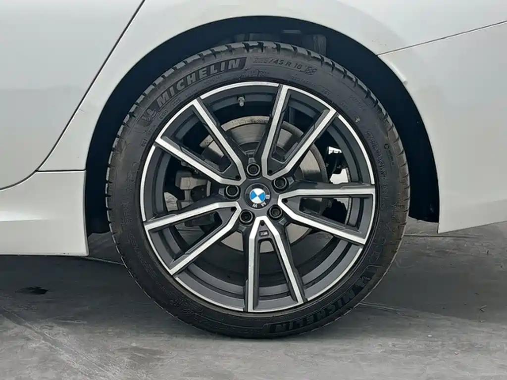 BMW 3 Series — миниатюра 11