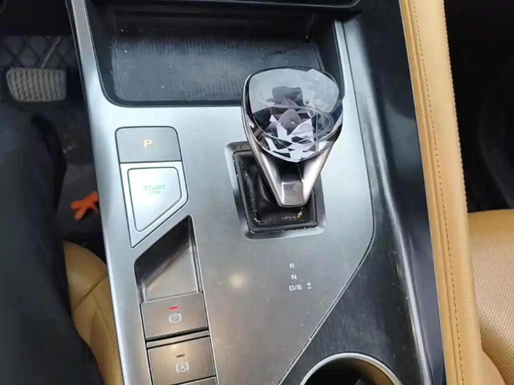 Roewe RX5 — миниатюра 14