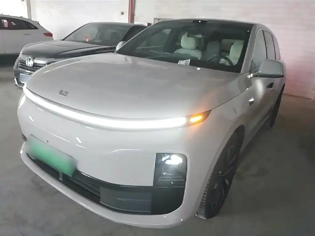 Li Auto Li L6 2025
