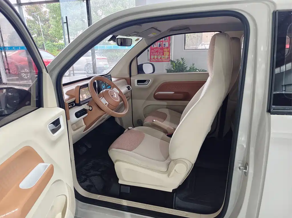 Wuling MINIEV — миниатюра 7