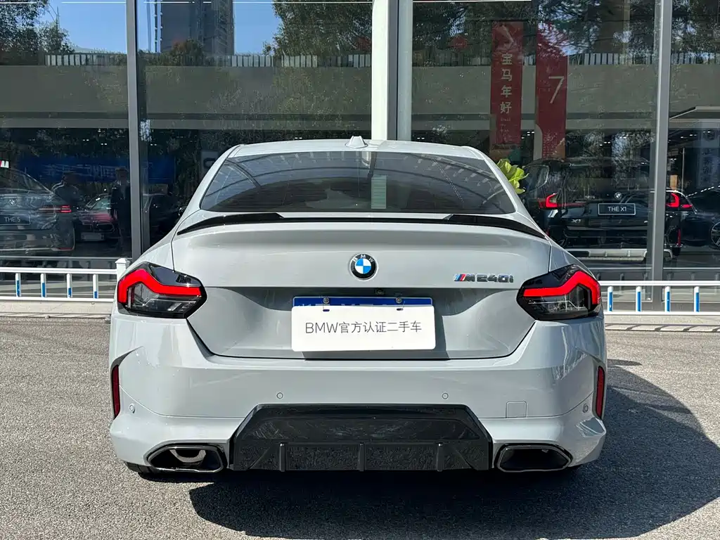 BMW M240I