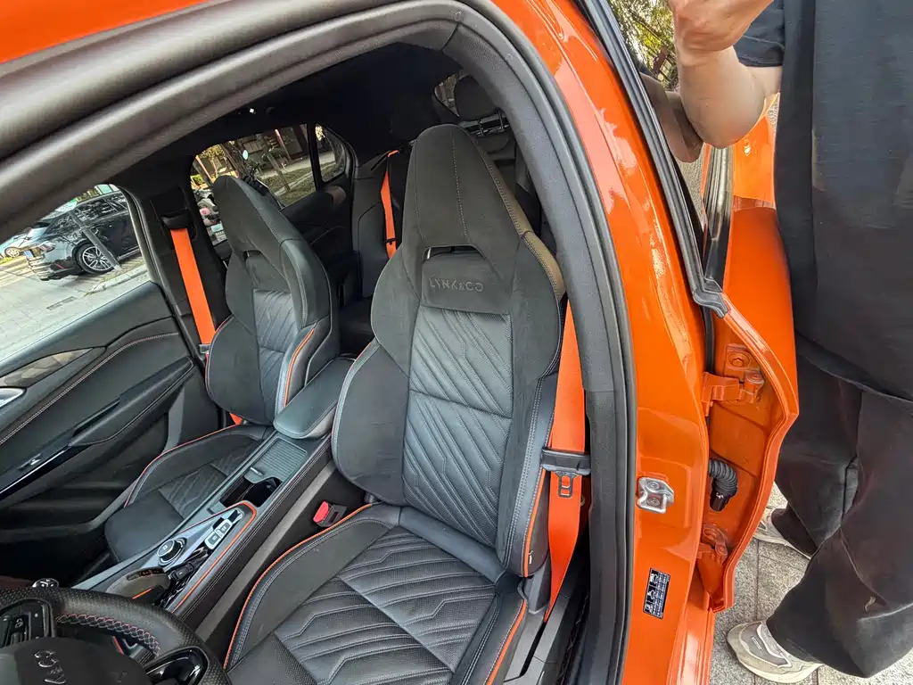 LYNK & CO. 02 HATCHBACK