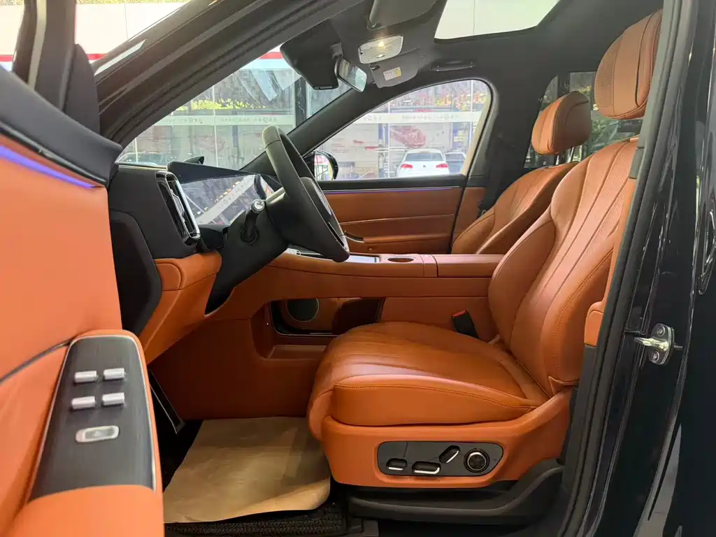 AITO ASK THE WORLD M8