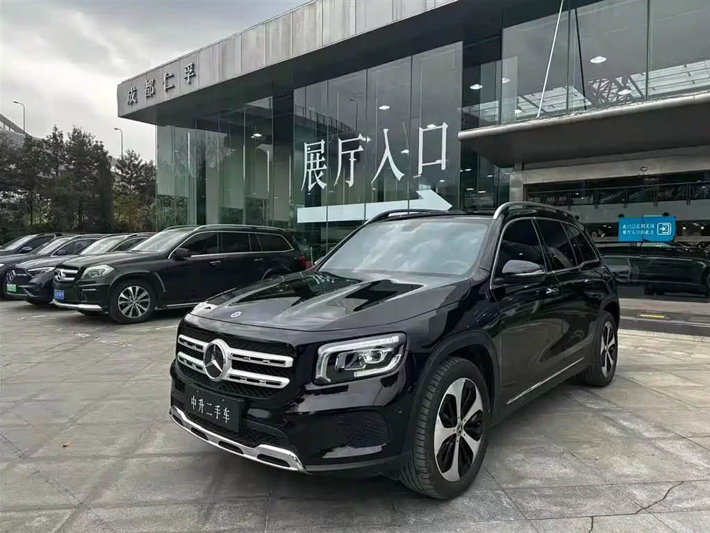 MERCEDES-BENZ GLB