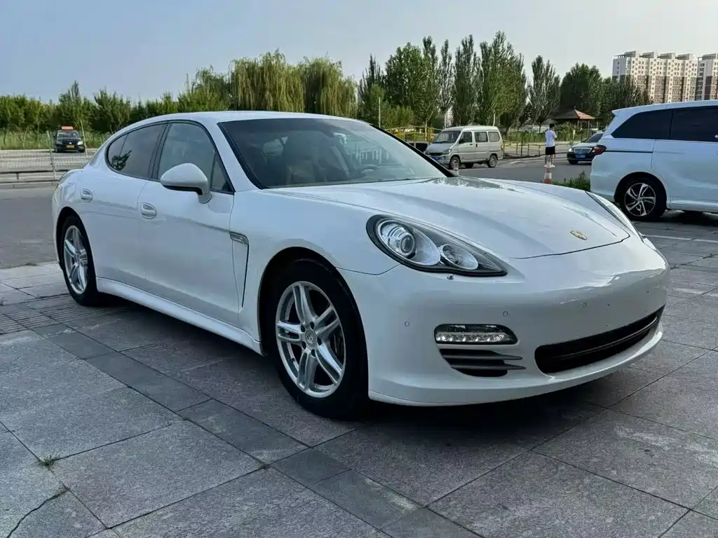 Porsche Panamera — миниатюра 3