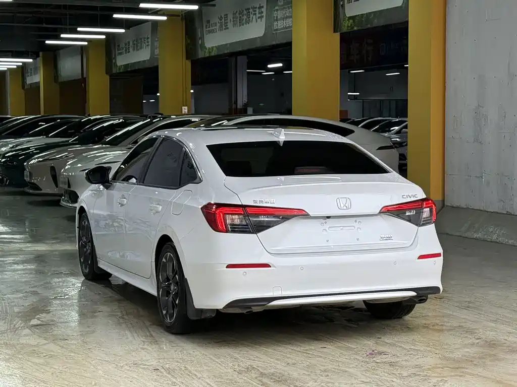 Honda Civic — миниатюра 7