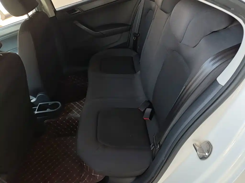 Volkswagen Santana — миниатюра 17