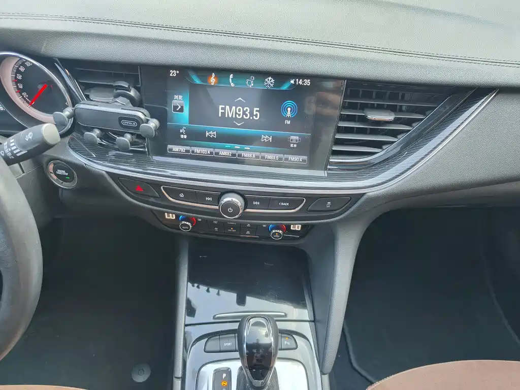 Buick Regal — миниатюра 11