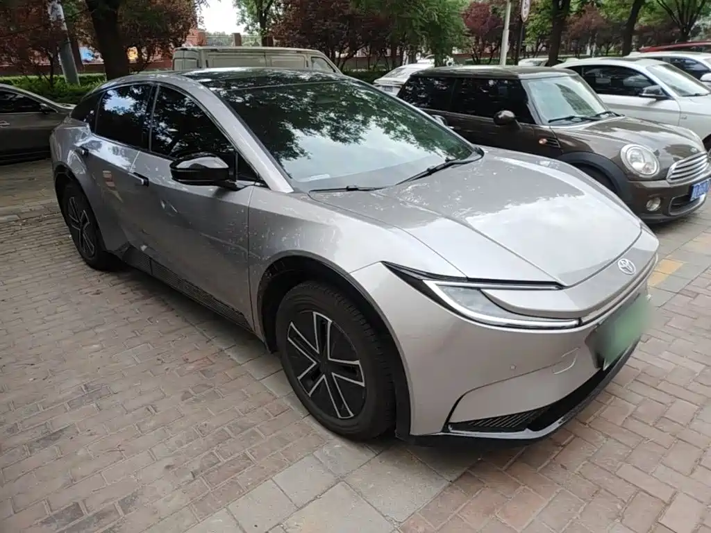 Toyota bZ5 2025 550 JOY