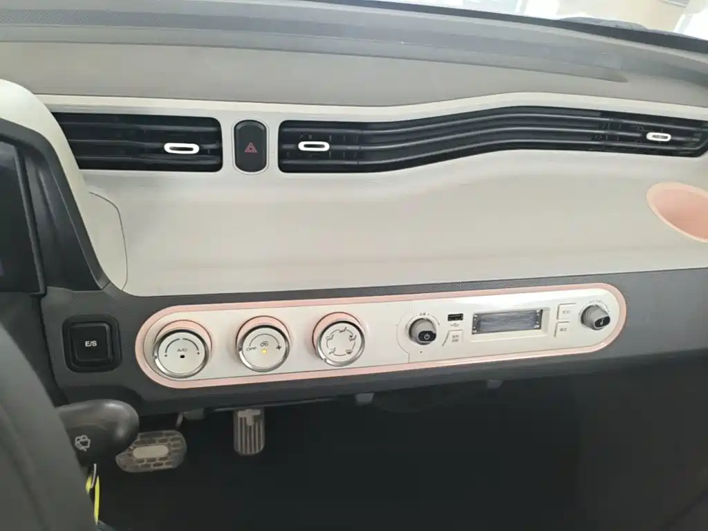 Wuling MINIEV — миниатюра 13
