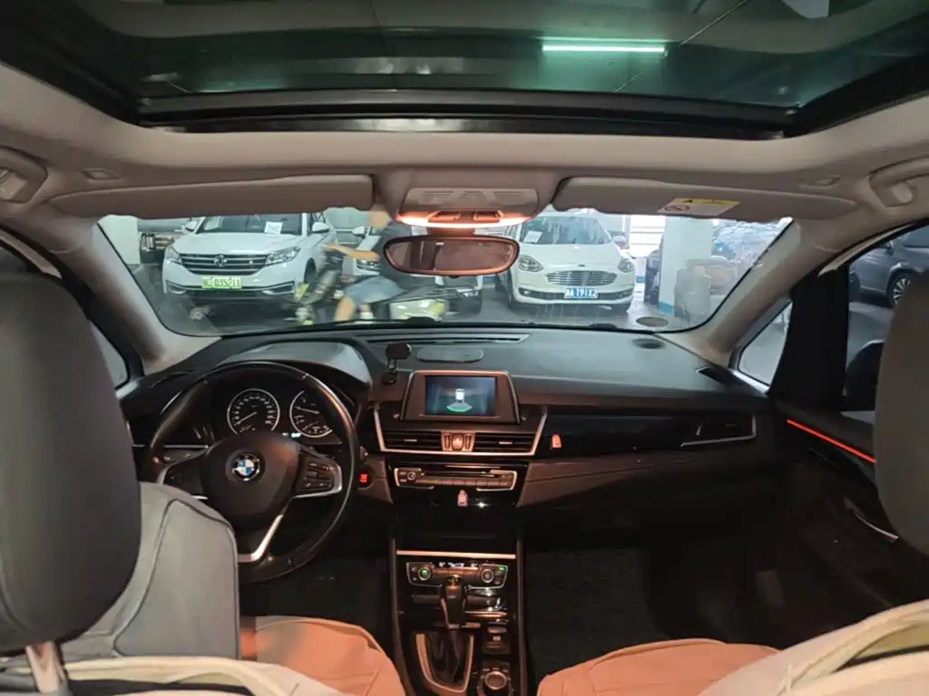 BMW 2 Series Active Tourer — миниатюра 18