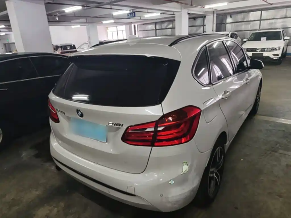 BMW 2 Series Active Tourer — миниатюра 7