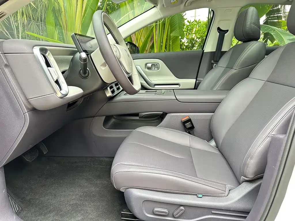 Leapmotor B01 2025 650